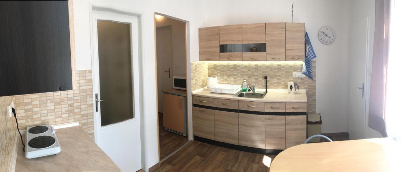 טלץ' Apartmany Toufar מראה חיצוני תמונה